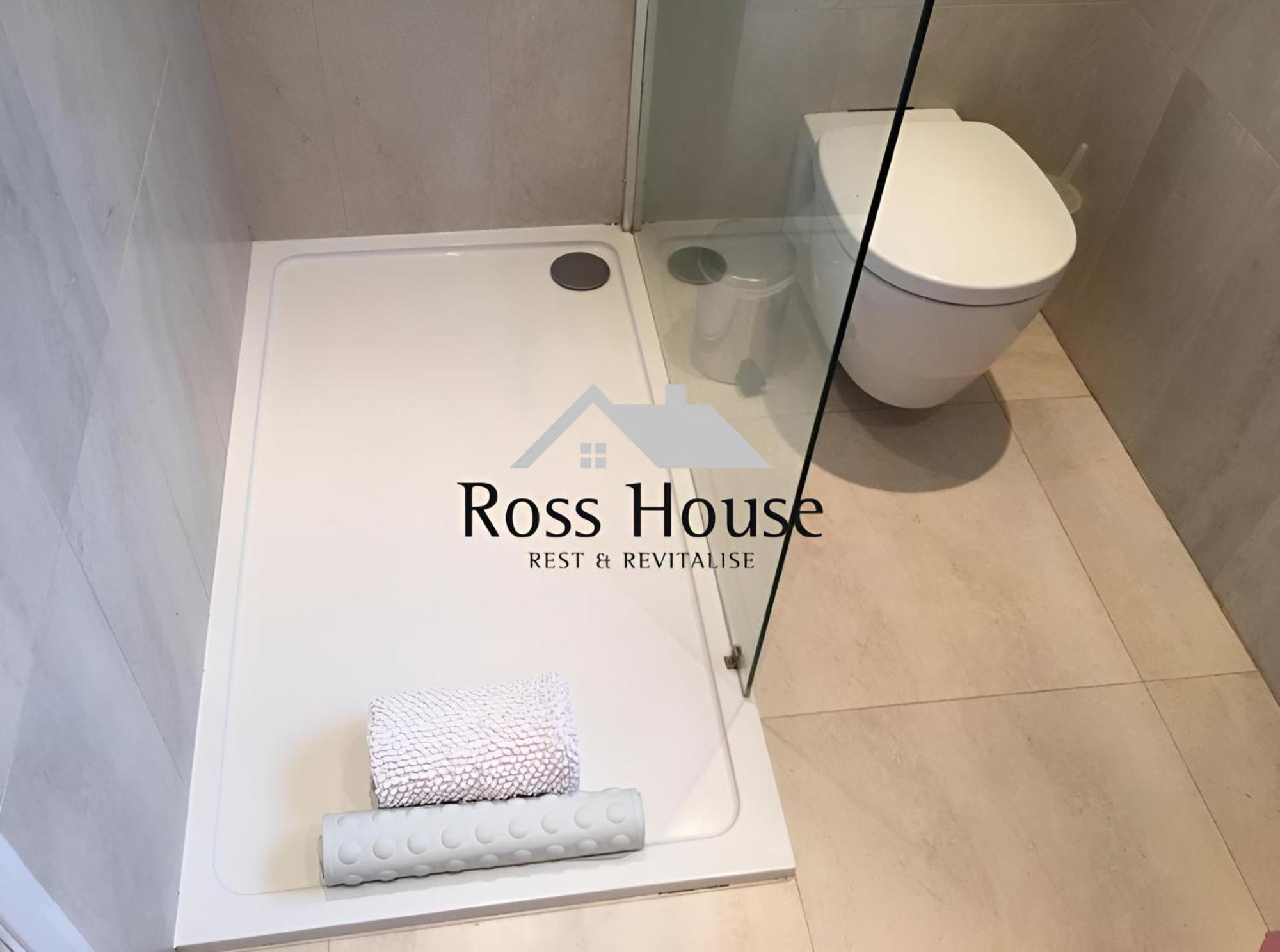 Ross House Homestay *