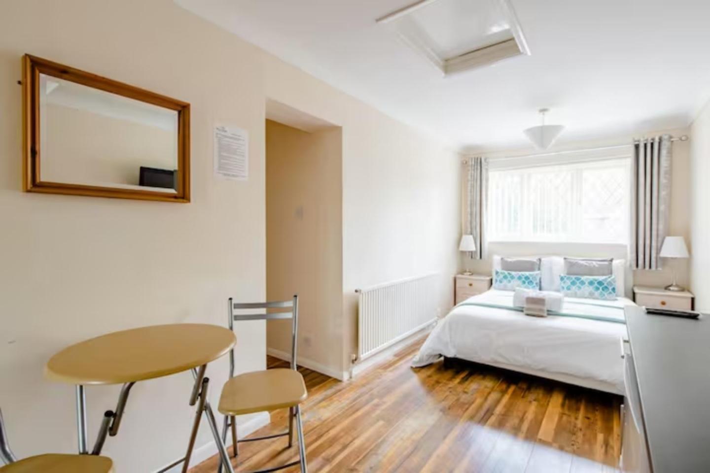 Homestay Ross House *